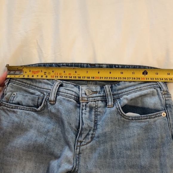 Anthropologie Pilcro Slim Boyfriend distressed light wash jeans. Size 24 Petite. - Picture 9 of 14